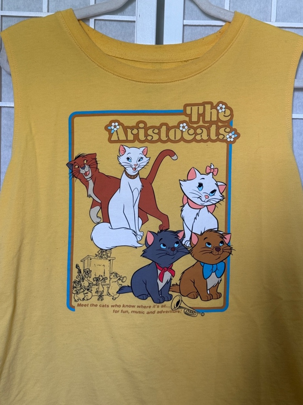 Disney The Aristocats Yellow Graphic Cat Sleeveless Top - Size L - Picture 3 of 5